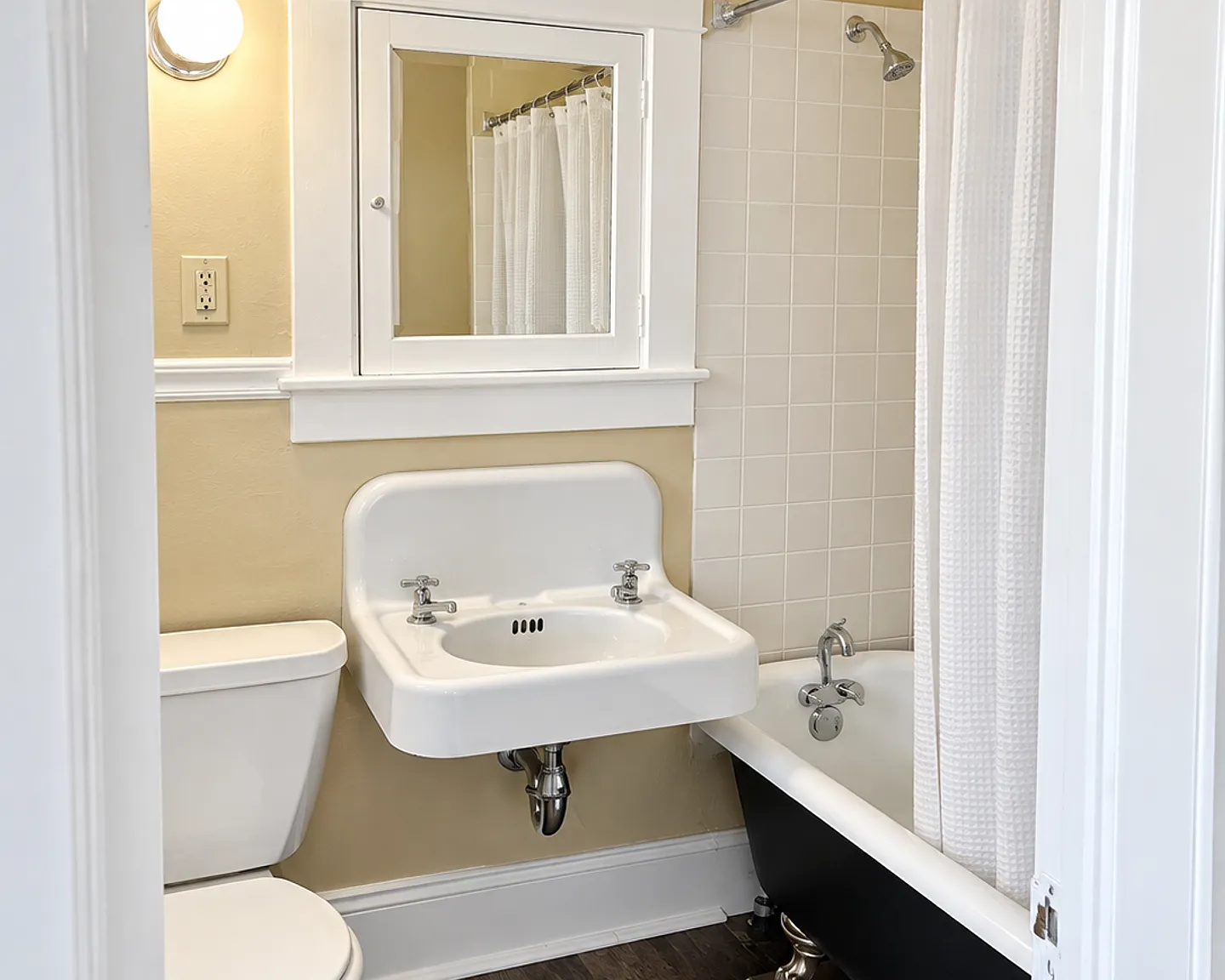 Pet-Friendly Options-Living Steps from the Green Line | Convenient St. Paul Location — Photo 4