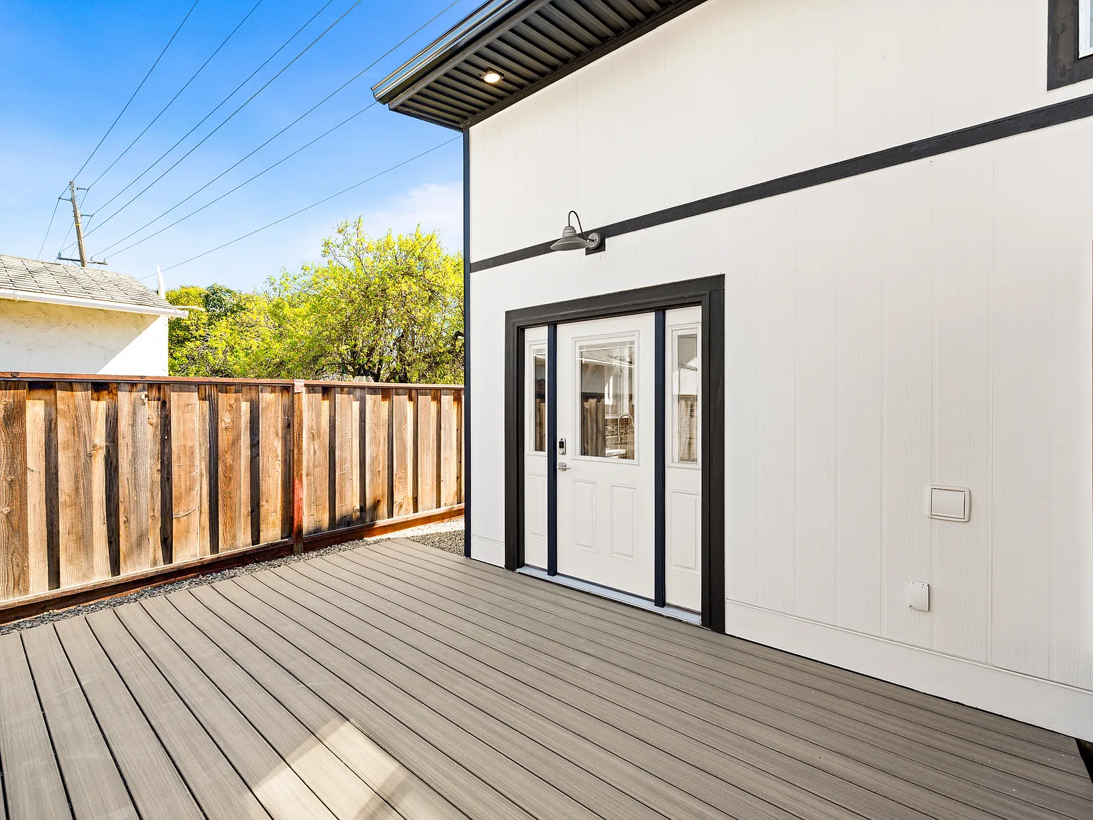 809 El Rancho Dr — Photo 2