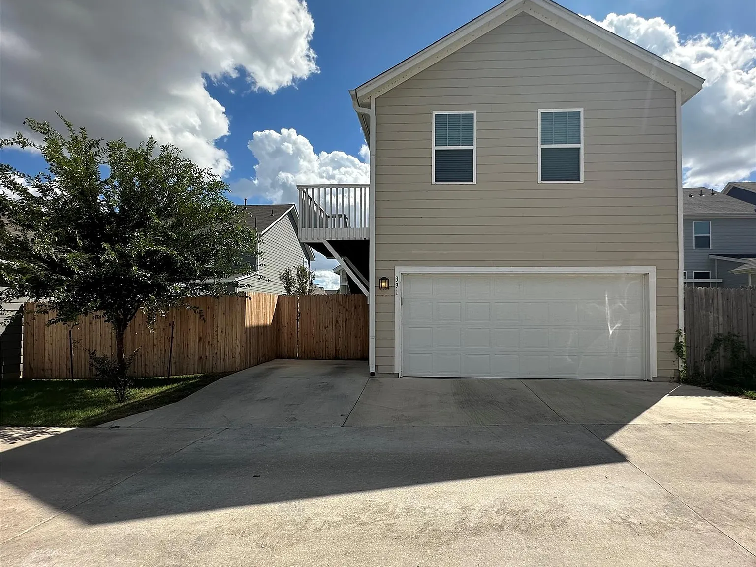 1 bed, 1.0 bath, 440 sqft, $1,200 — Photo 1