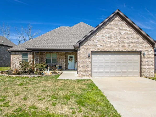 2013 Tapped Maple Dr, North Little Rock, AR 72120