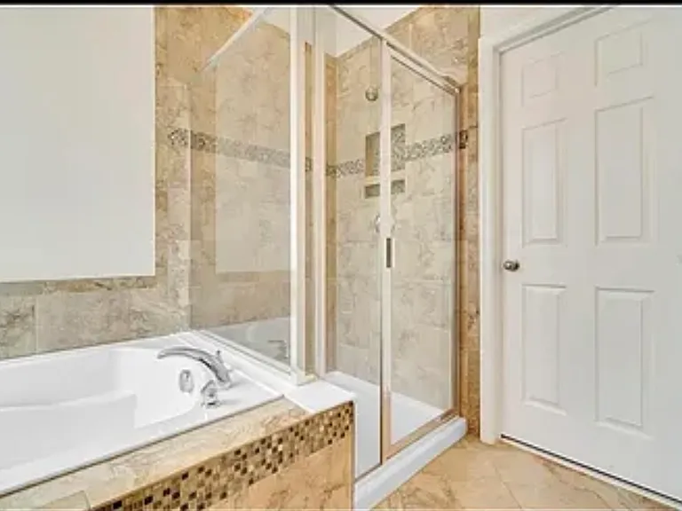 1907 Castleton Dr — Photo 17