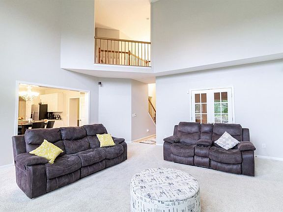 3rd image of 2938 Audubon Dr