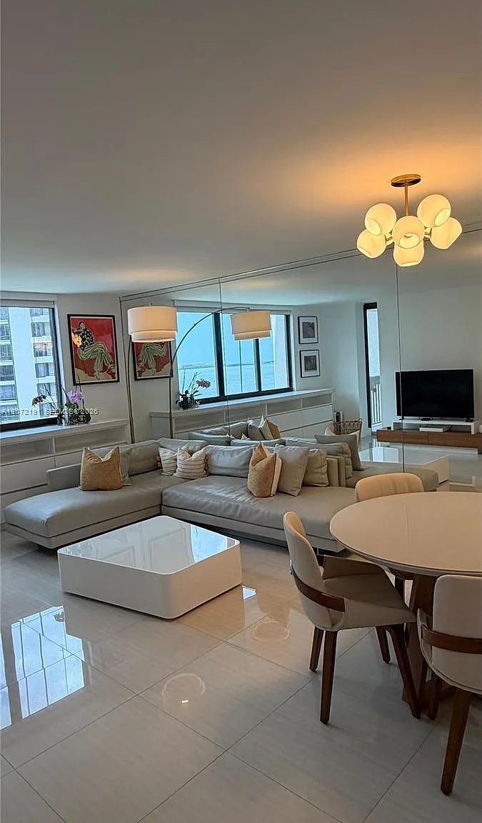 Brickell Key Ii Condo — Photo 3