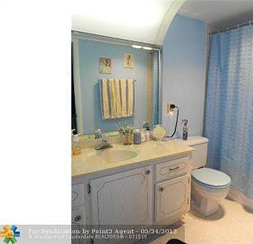 4th image of 2030 Ventnor Dr #H