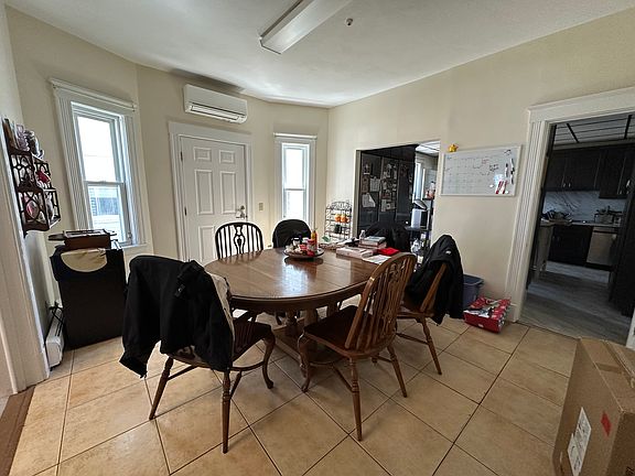 5th image of 899 Hancock St