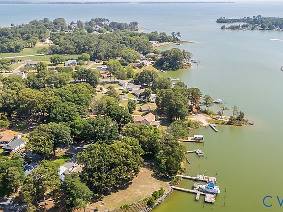 2nd image of 142 Circle Dr