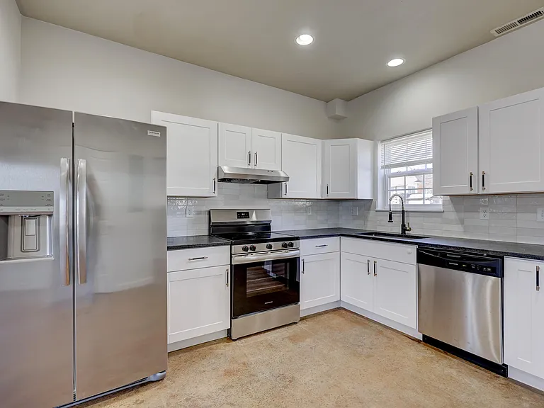 1003 Orchard St — Photo 2