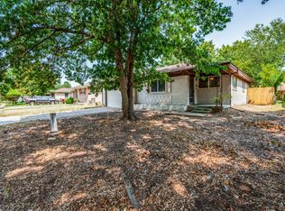 8621 Fairhaven Ln, Dallas, TX 75227