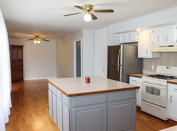 4th image of 4 Brockway Dr