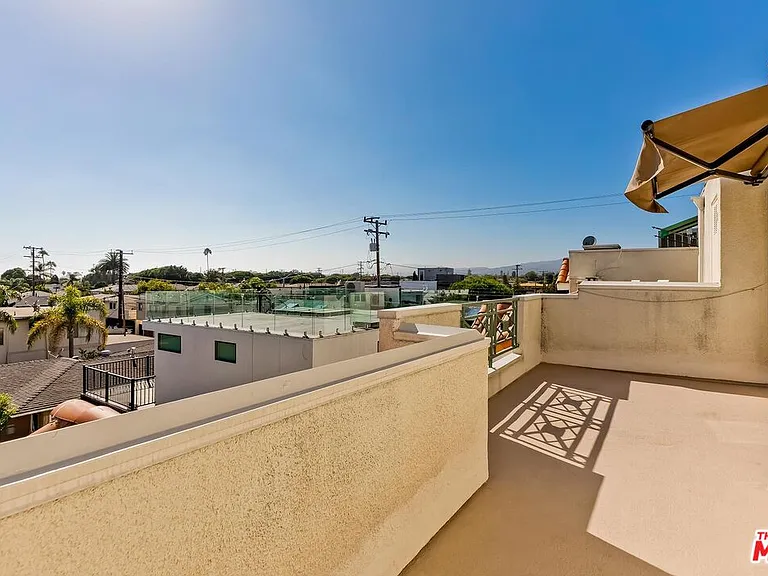 2333 Oak St #3 — Photo 36