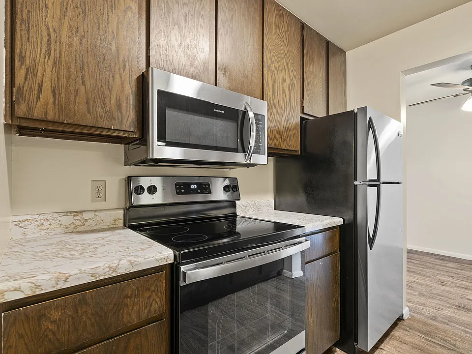 Cedarwood West Apartments