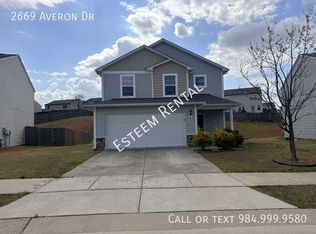2669 Averon Dr, Fuquay Varina, NC 27526