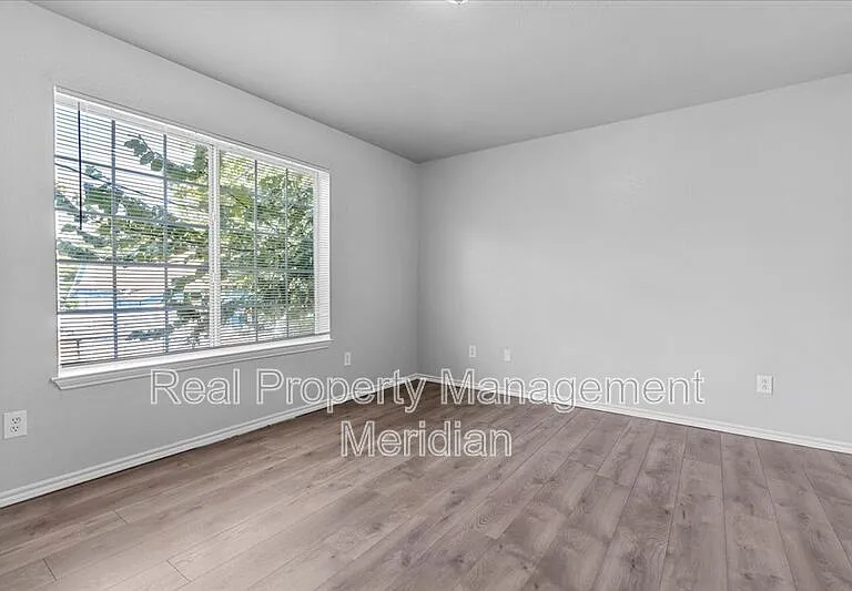 1920 Saint Louis Ave — Photo 11