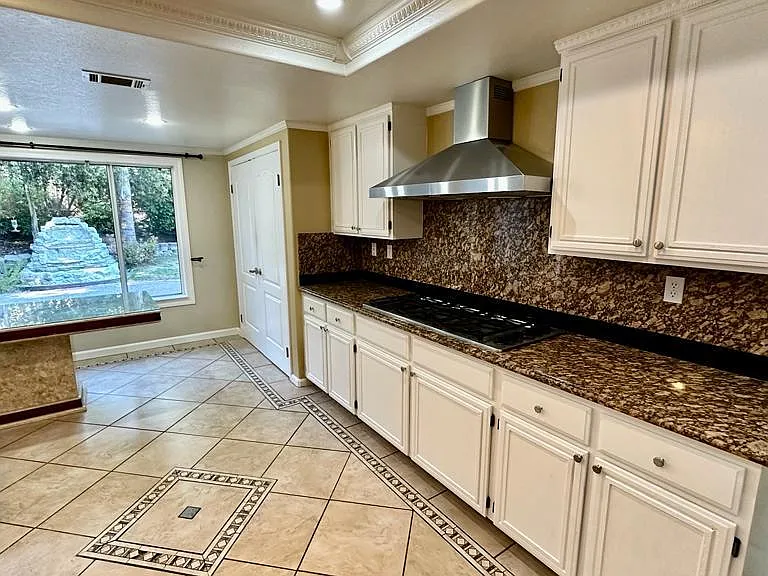 825 Feather River St — Photo 37