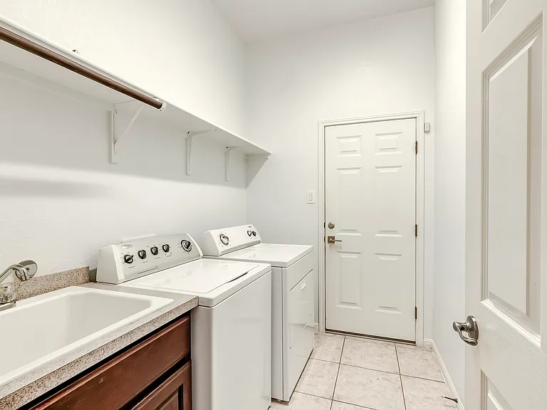 116 Azimuth Dr — Photo 7