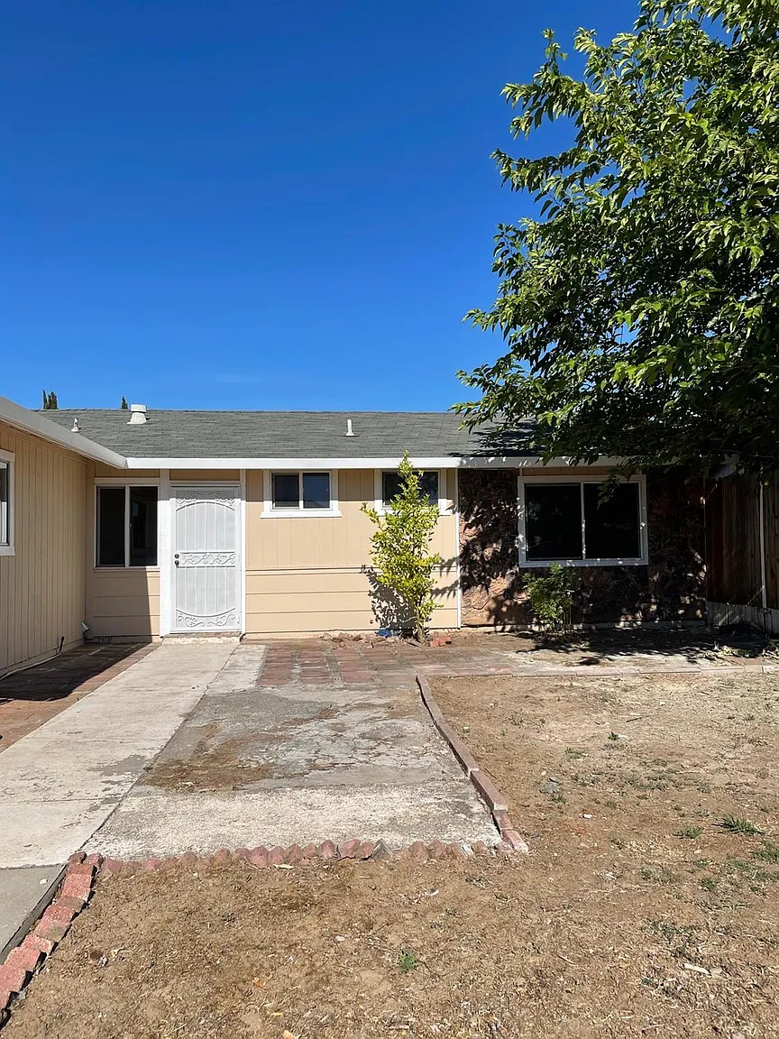6309 Glenhills Way photo 1