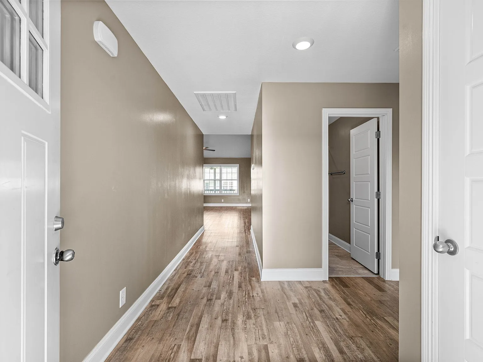 3 bed, 1373 sqft, $2,000 — Photo 3