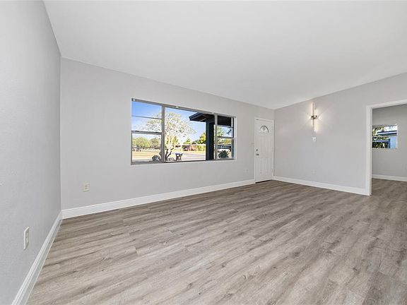 3rd image of 2614 Rio Ln
