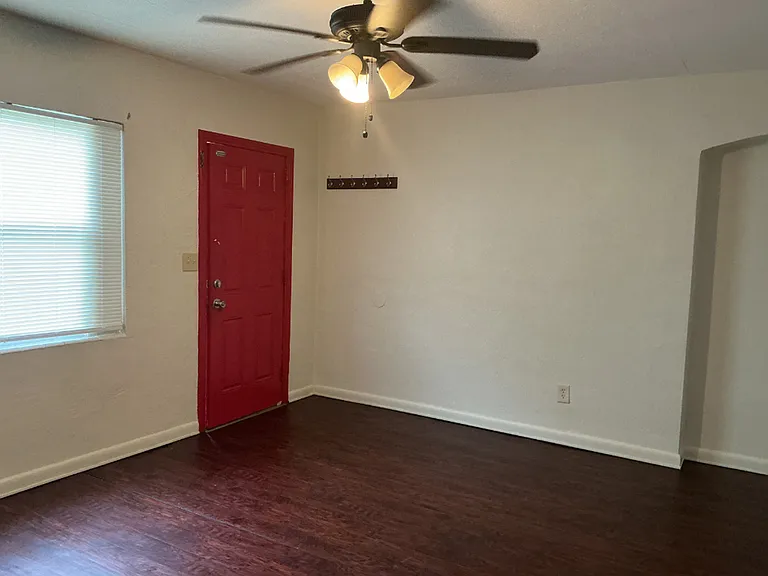 446 Francis Blvd — Photo 3