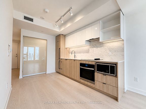 3rd image of 252 Church St #5305