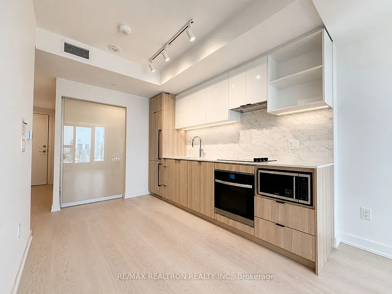 252 Church St #5305 — Photo 3