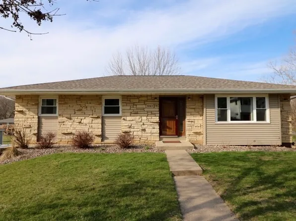3865 Creston St, Dubuque, IA 52002