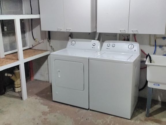 5th image of 2665 Chrysler Ave