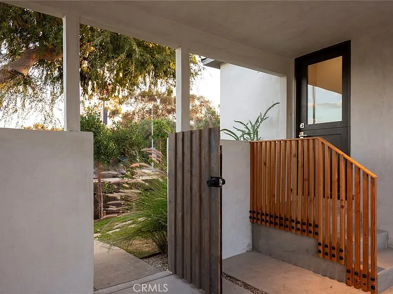 3554 S Sycamore Ave — Photo 49