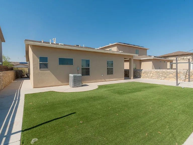 14362 Loma Esmeralda Dr — Photo 37