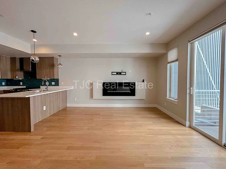 4919 Lowell Blvd — Photo 5