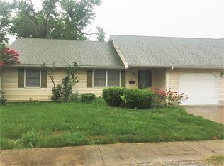 620 S 13th St #B, Herrin, IL 62948