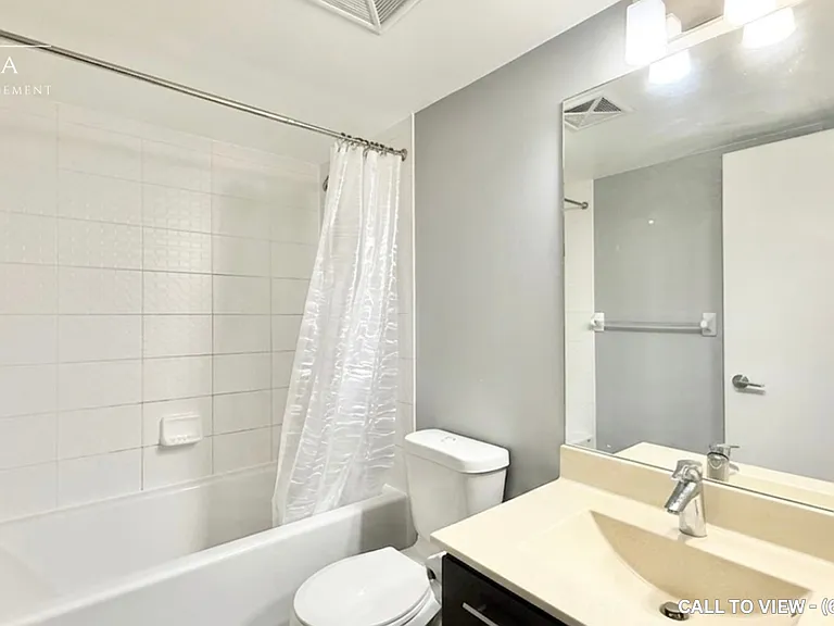 135 Village Green Sq #1823 — Photo 8