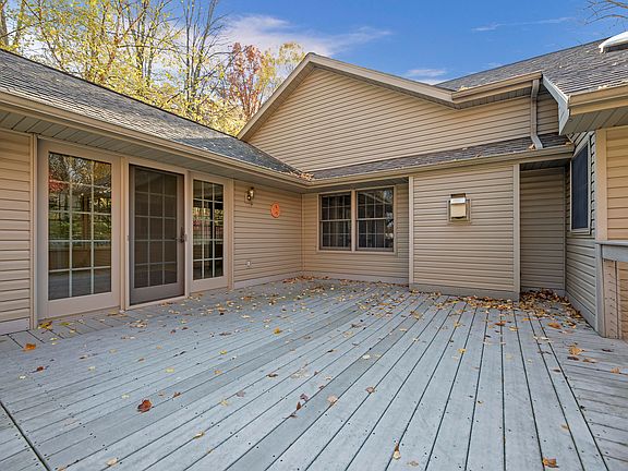 3rd image of 14140 Wildwood Dr