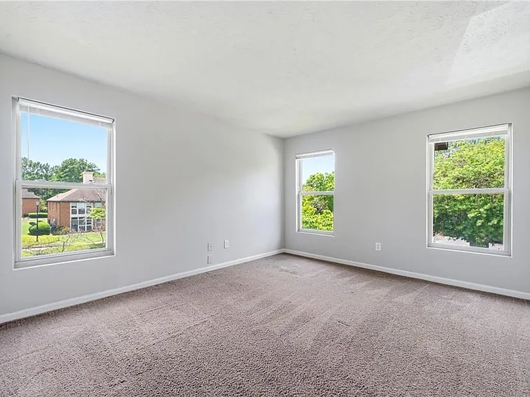 117 Brittany Ct — Photo 16