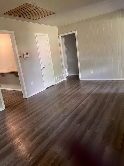 4 bed, 1204 sqft, $1,300 — Photo 3