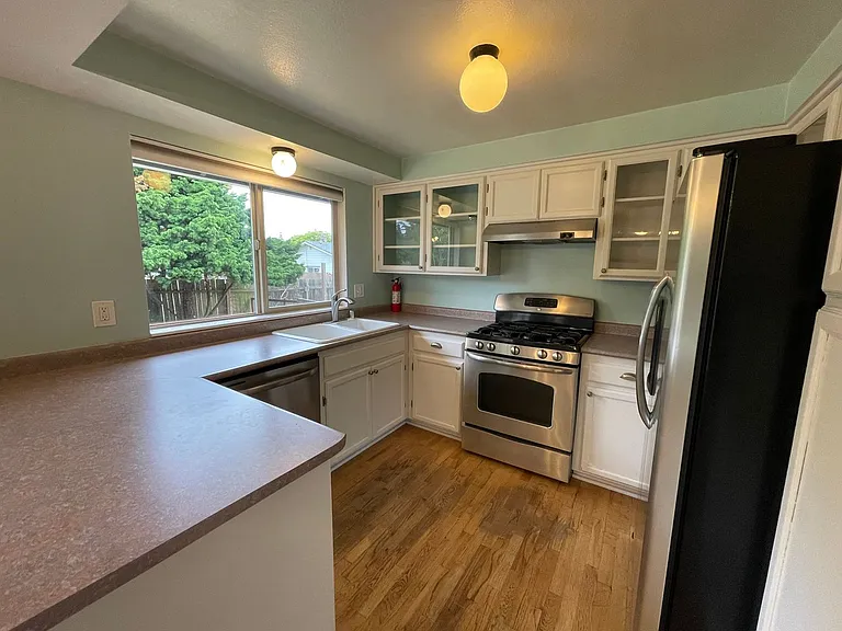 580 SW 3rd Ave — Photo 7