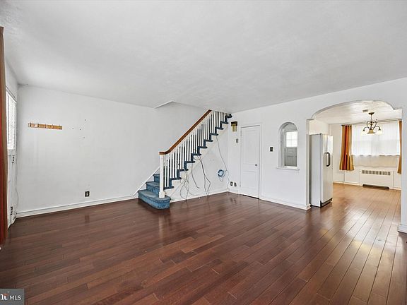 3rd image of 4231 Oakmont St