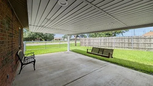 4000 Fir Ct — Photo 3
