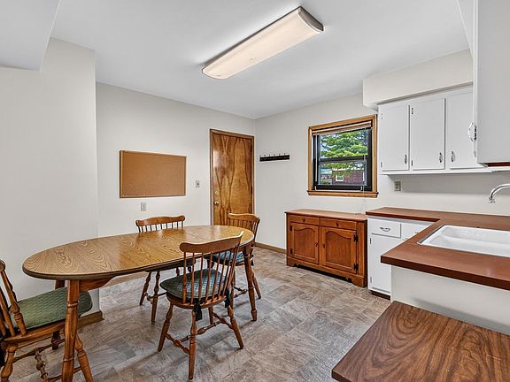 3rd image of 4031 W Morgan AVENUE