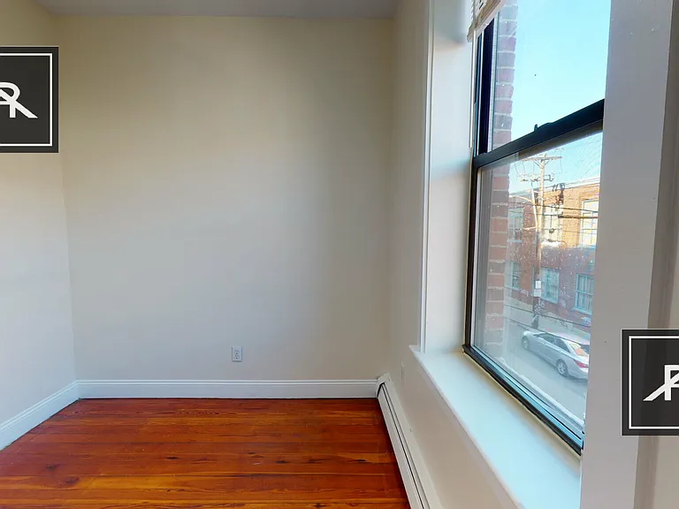 17 Linden St #2 — Photo 9