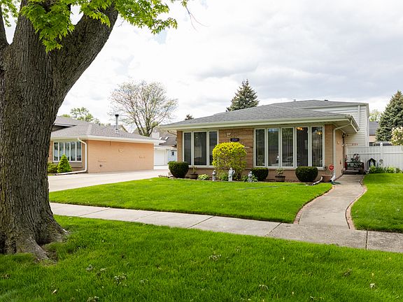 2nd image of 2124 Westview Dr