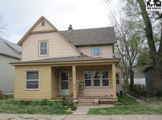 302 W 9th Ave, Hutchinson, KS 67501