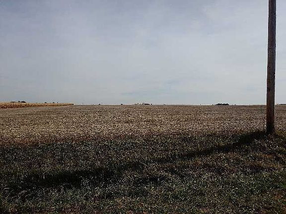 3rd image of 725 N County Road 2250 Rd E