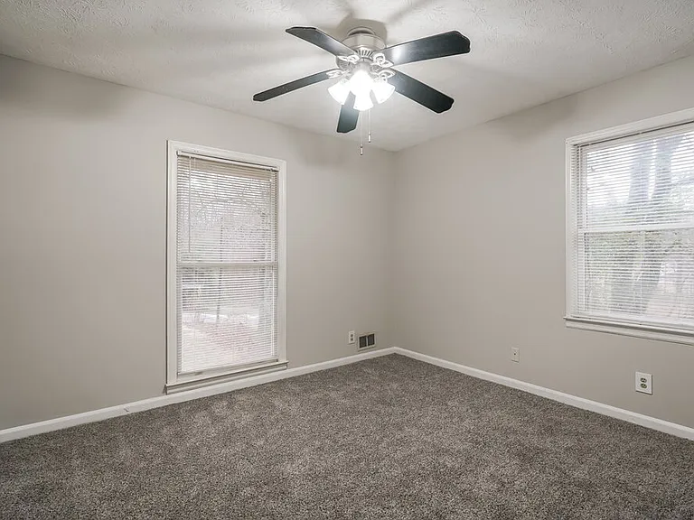 6166 Queens Rd — Photo 14