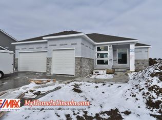 6330 Nashway Cir, Lincoln, NE 68516