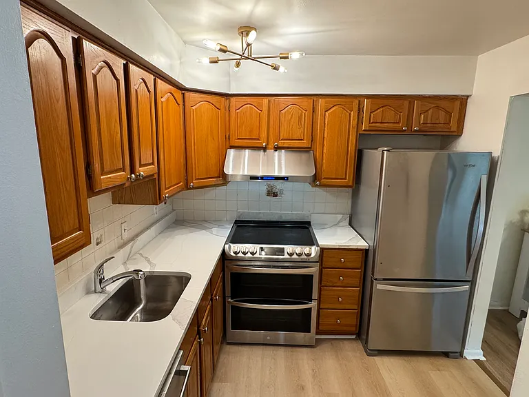 460B Liberty St #208 — Photo 17