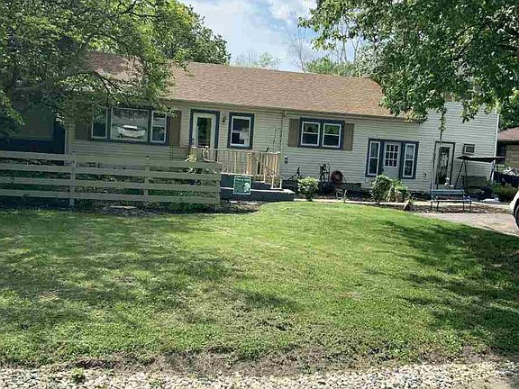 2nd image of 2821 N Memorial Dr