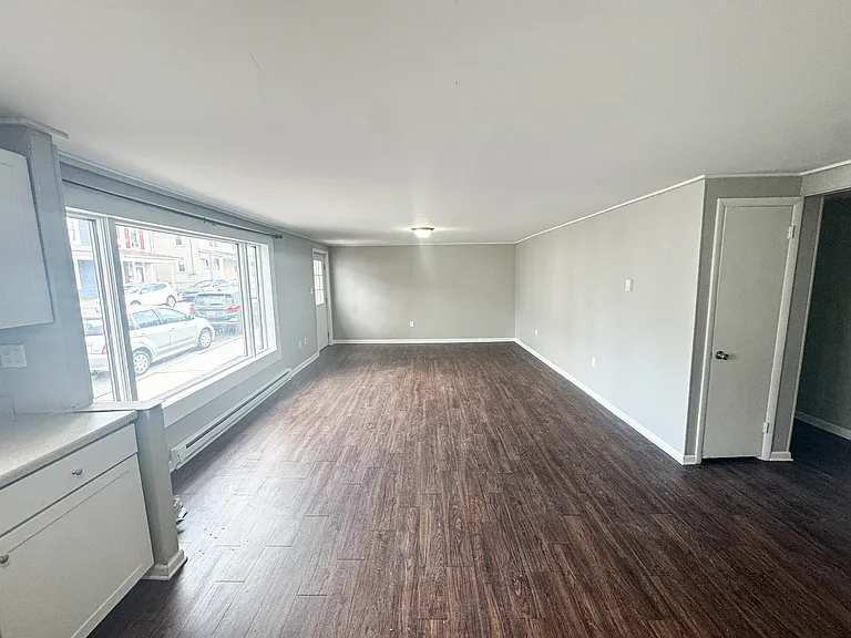 11 N Chestnut St #A — Photo 5