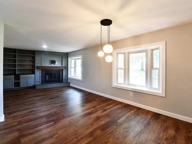 2706 Christy Ave — Photo 9