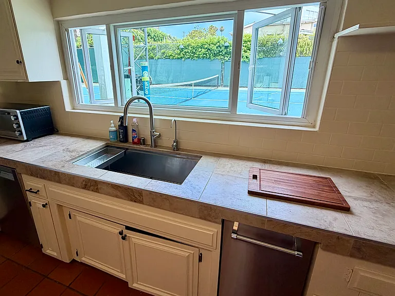 311 Amalfi Dr — Photo 12